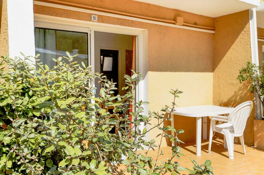 outdoor residence castor camping corsican