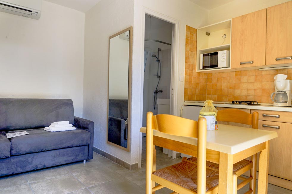 Studio type 1 kitchen camping Corsica