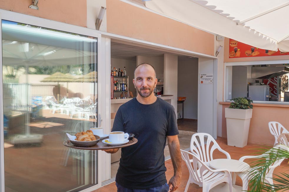 Castors camping restaurant servers